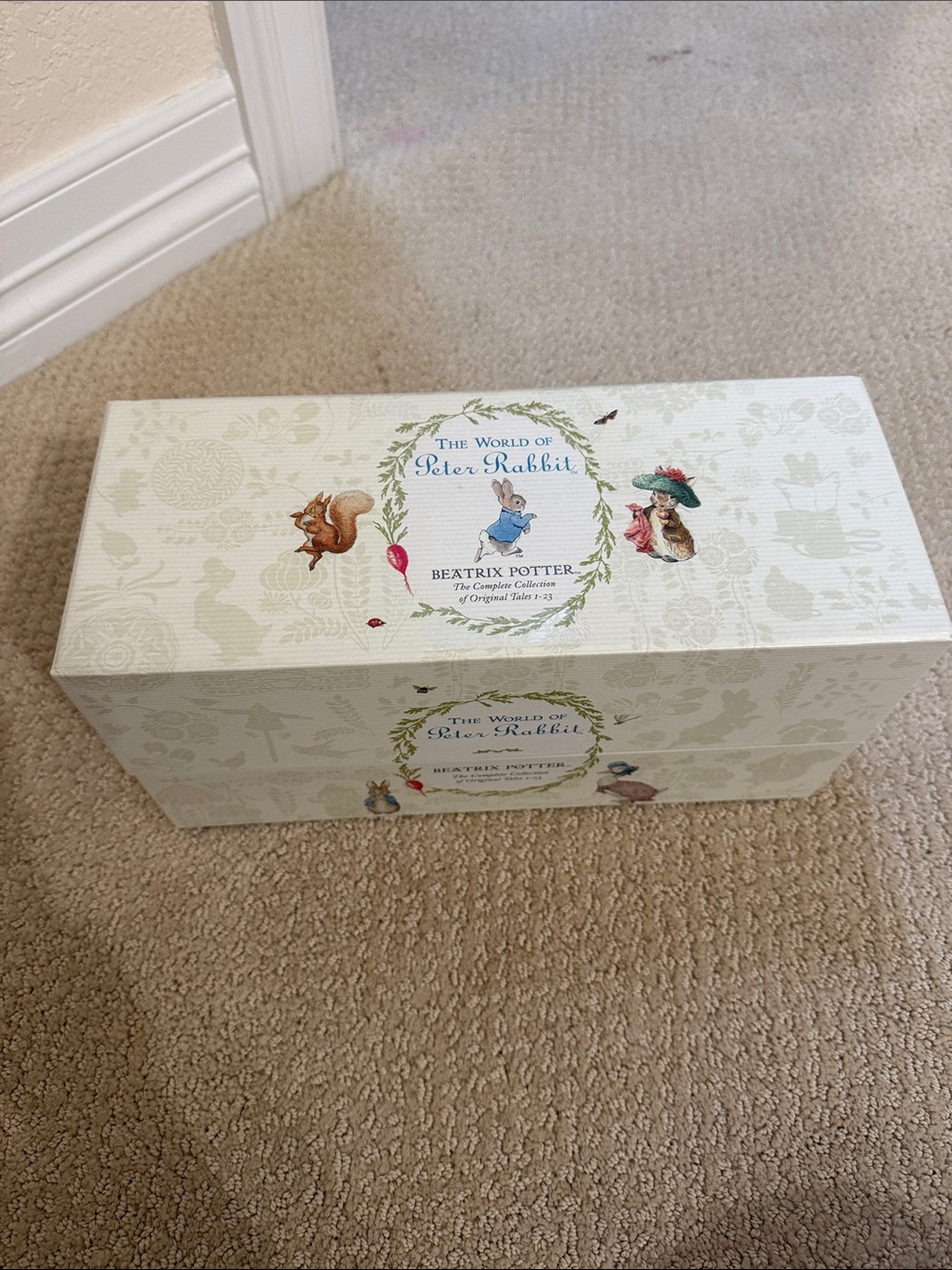The World of Peter Rabbit Decorative Box - Cream Illustration- Books 1-23